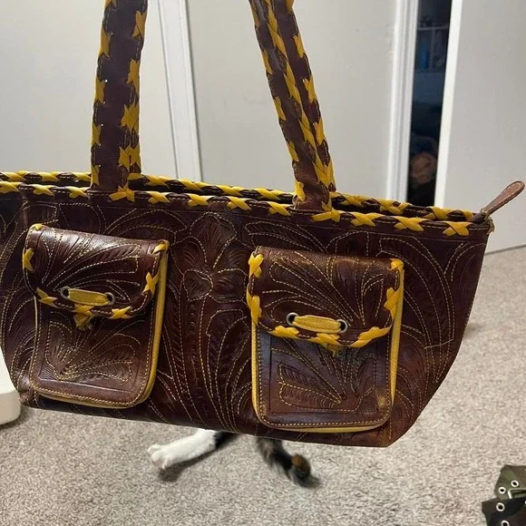 Brown leather handbag with yellow stitching accents - Picture 2 of 8